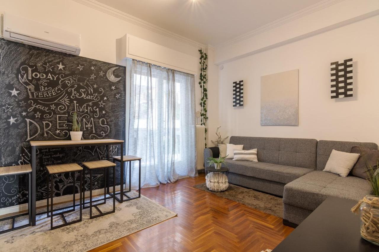 Classic And Modern Apartment In Athens Exterior photo